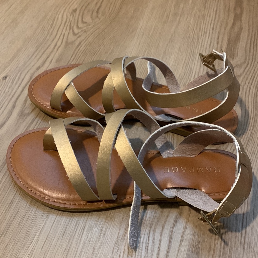 Gold gladiator sandals - Picture 3 of 3